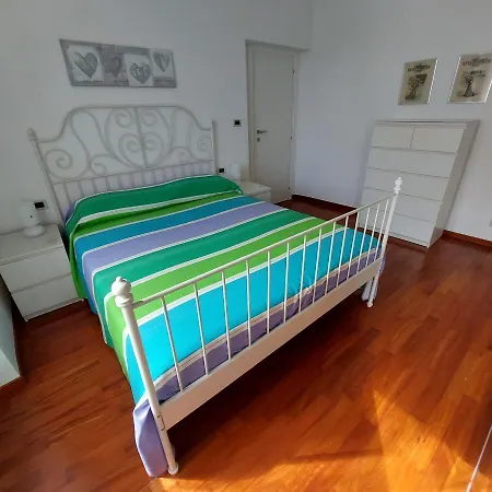 La Casa Dei Girasoli Apartment Genua